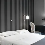 Logis Du Theatre Hotel 2*