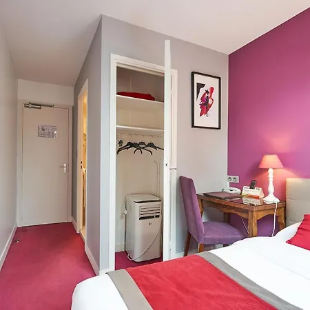 Hotel Logis Du Théâtre 2*