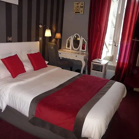 Logis Du Théâtre Hotel 2*