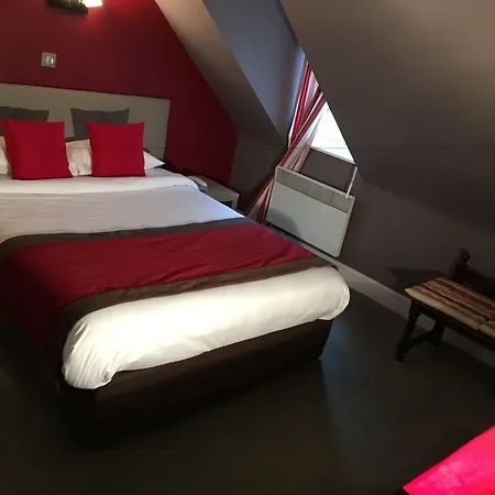 Logis Du Theatre Hotel