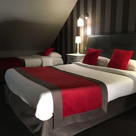 Logis Du Theatre Готель 2*