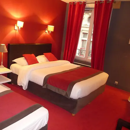 Hotel Logis Du Théâtre 2*