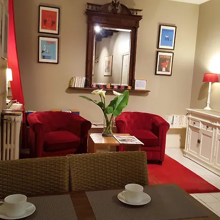 Logis Du Theatre 2* Tours