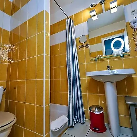 Hotel Logis Du Theatre Tours