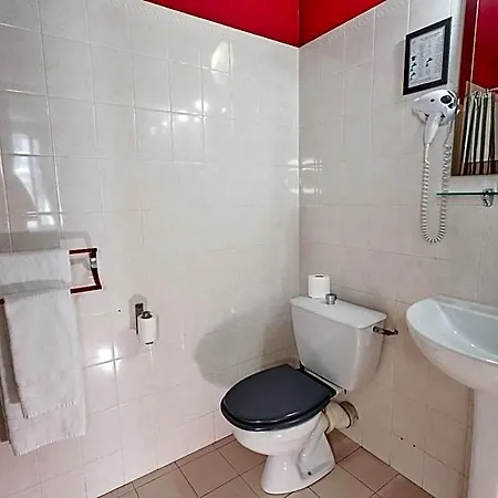 Logis Du Theatre Hotel 2*
