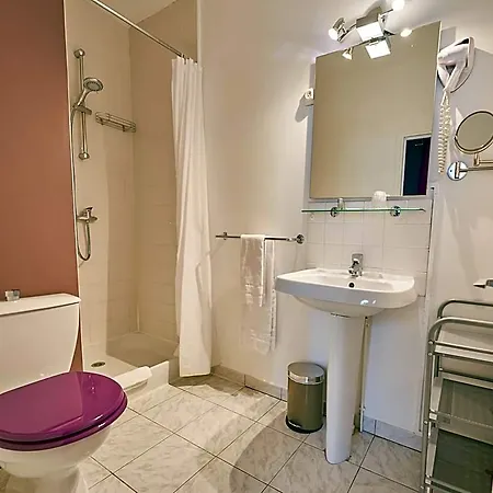 Logis Du Theatre Hotel