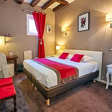 Hotel Logis Du Theatre 2*