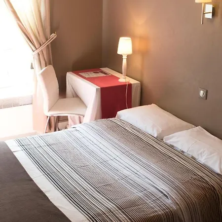 Logis Hotel Du Theatre Hotel