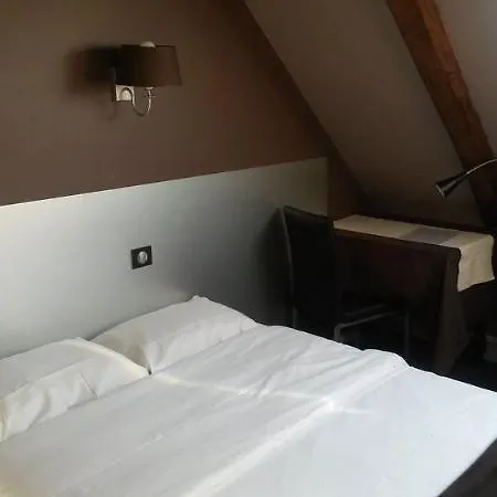 Hotell Logis Du Theatre 2*