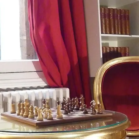 Logis Du Théâtre Hotel 2*