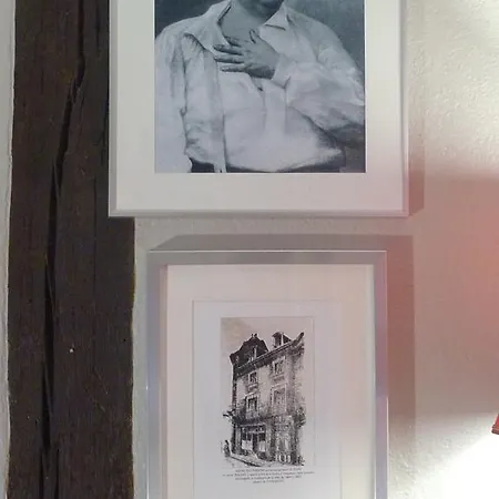 Logis Du Théâtre Hotel 2*