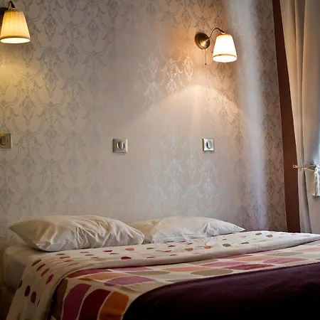Hotel Logis Du Théâtre Tours