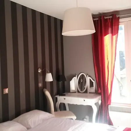 Logis Du Théâtre Hotel