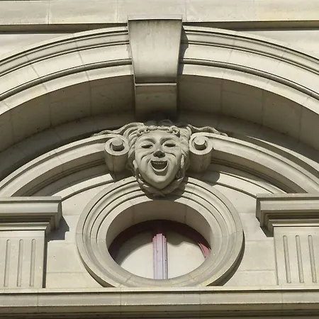 Logis Du Theatre Tours