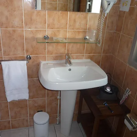 Logis Du Theatre Hotell 2*