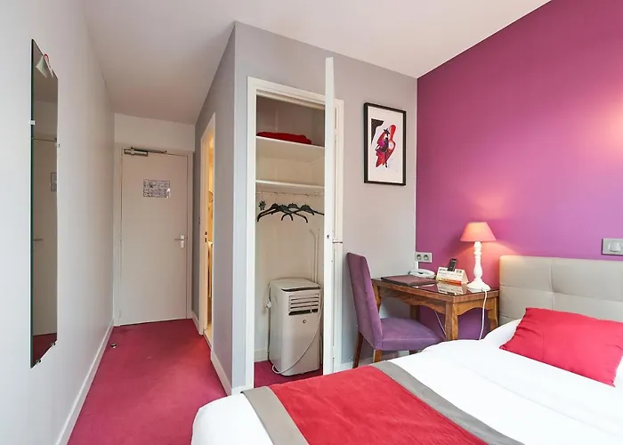 Hotel Logis Hotel Du Theatre 2*