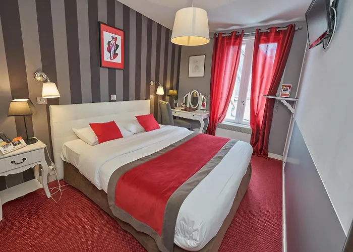 Hotel Logis Du Theatre Tours