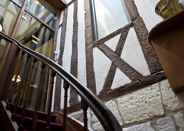 Otel Logis Du Theatre