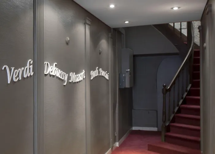 Logis Hotel Du Theatre