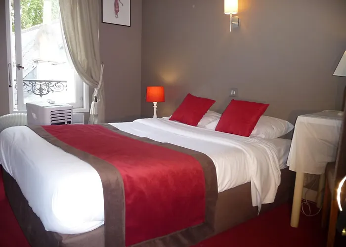 Hotel Logis Du Theatre Tours