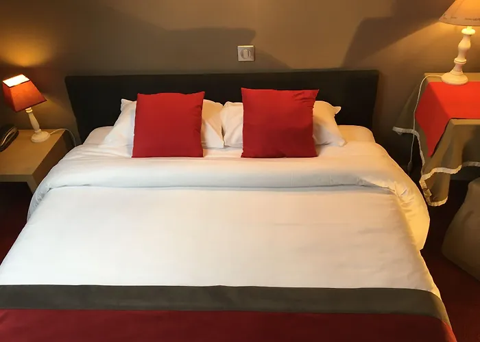 Logis Hotel Du Theatre 2* Tours