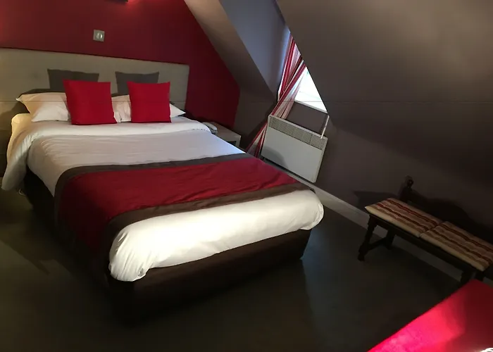 Logis Du Theatre Otel