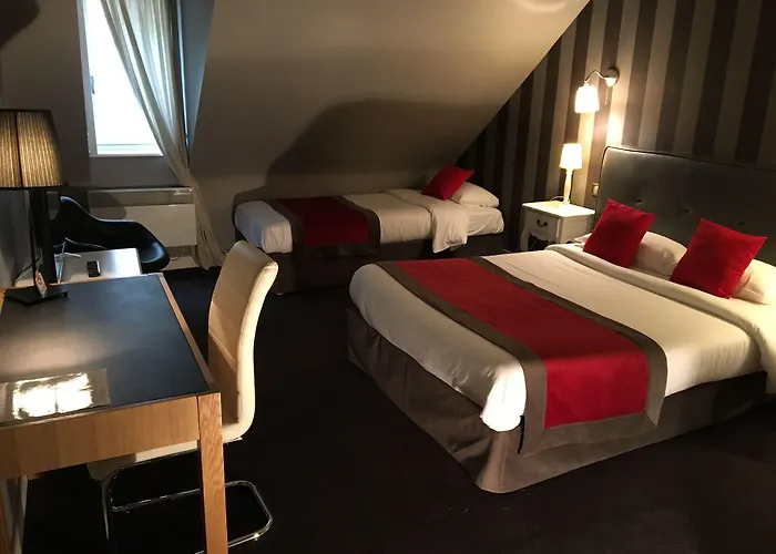 Logis Du Theatre Otel Tours