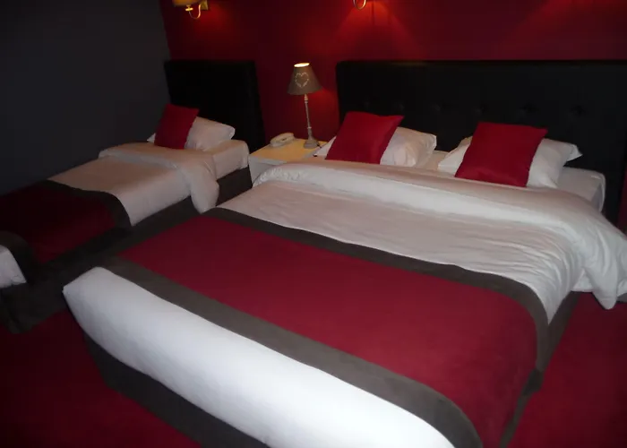 Logis Du Theatre Otel Tours