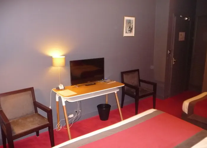 Logis Hotel Du Theatre 2* Tours