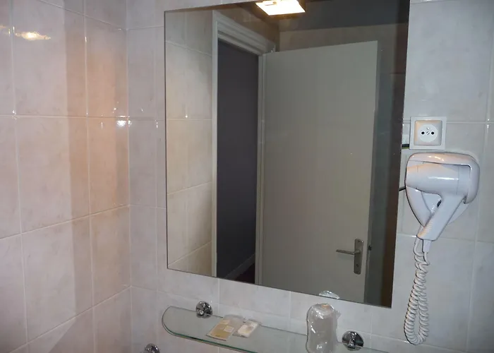 Logis Hotel Du Theatre Hotel 2*