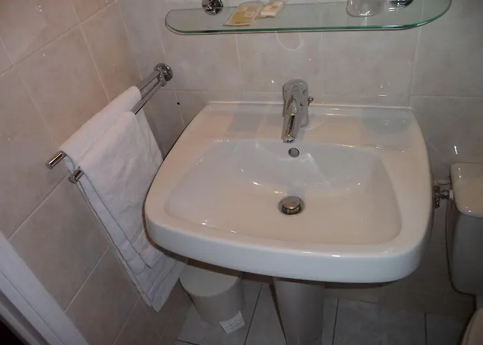 Logis Hotel Du Theatre 2*