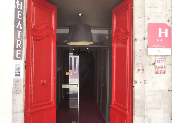 Otel Logis Du Theatre 2*