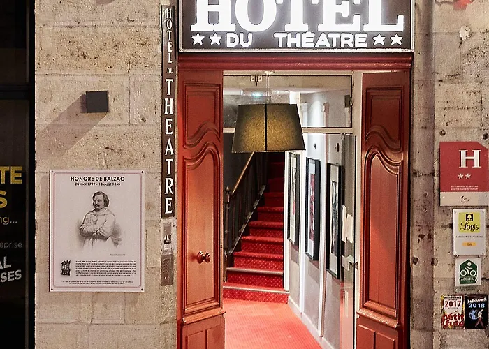 Logis Hotel Du Theatre Hotel