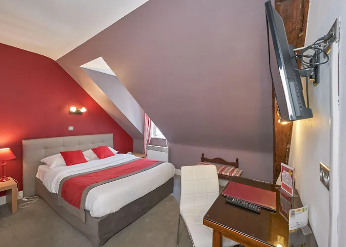 Logis Du Theatre Otel Tours