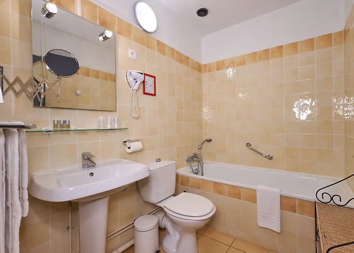 Logis Du Theatre Hotel Tours