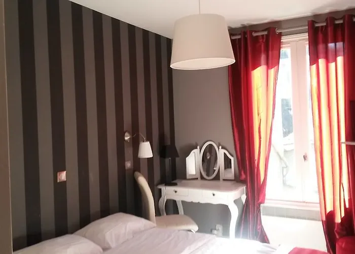 Logis Hotel Du Theatre Hotel